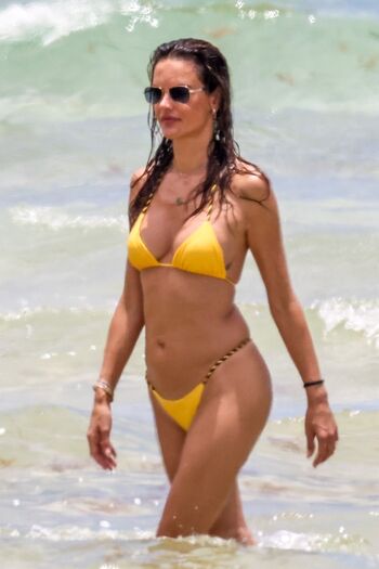 🔥 Alessandra ambrosio  page leaked private photo uncensored full
