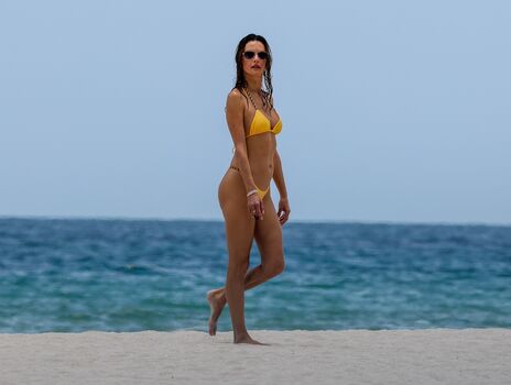 🔥 Alessandra ambrosio  page leaked private photo uncensored full