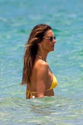 🔥 Alessandra ambrosio  page leaked private photo uncensored full