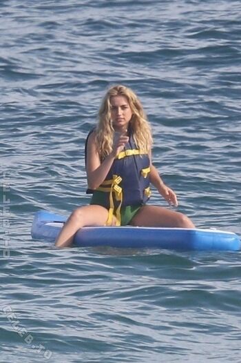 🔥 Ana de armas  page leaked private photo uncensored full