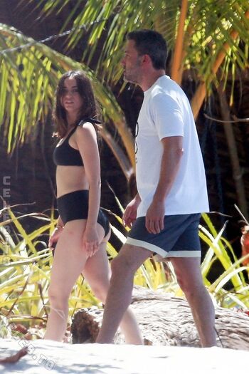 🔥 Ana de armas  page leaked private photo uncensored full
