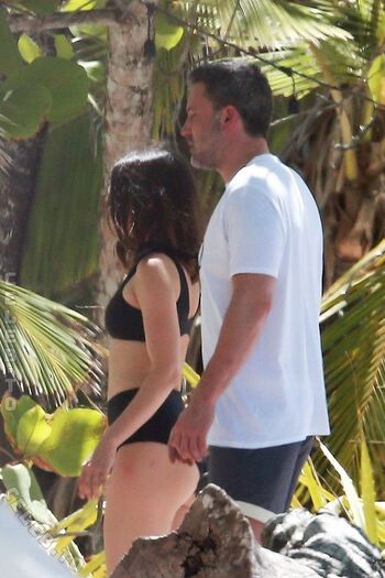 🔥 Ana de armas  page leaked private photo uncensored full