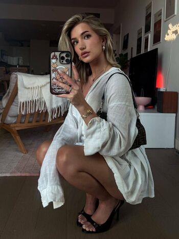 🔥 Astabush leaked private photo uncensored full