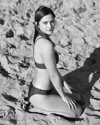 🔥 Bonnie wright leaked private photo uncensored full
