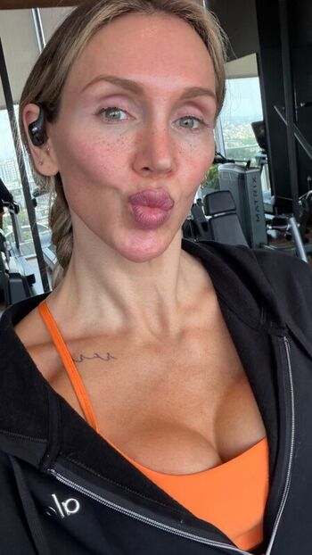 🔥 Charlotte flair leaked private photo uncensored full