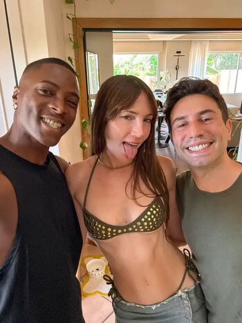 🔥 Couple swaps page leaked private photo uncensored full