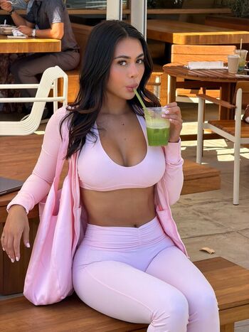 🔥 Desiree schlotz  page leaked private photo uncensored full