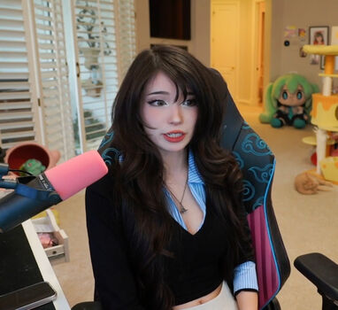 🔥 Emiru  page leaked private photo uncensored full