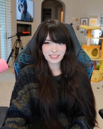 🔥 Emiru  page leaked private photo uncensored full