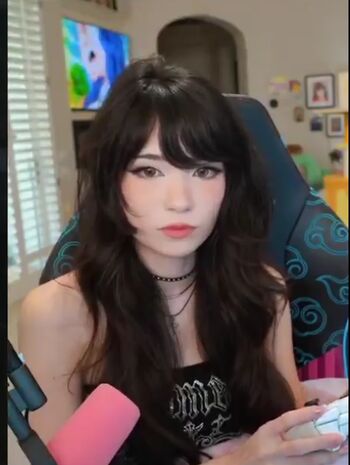 🔥 Emiru  page leaked private photo uncensored full