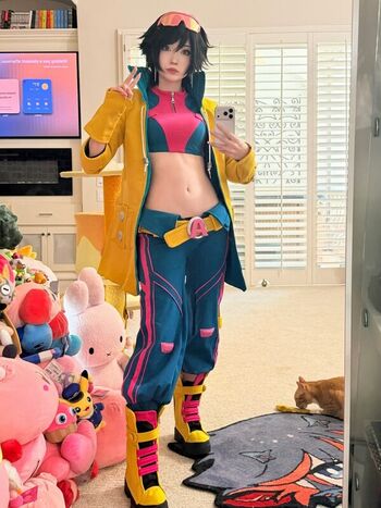 🔥 Emiru  page leaked private photo uncensored full