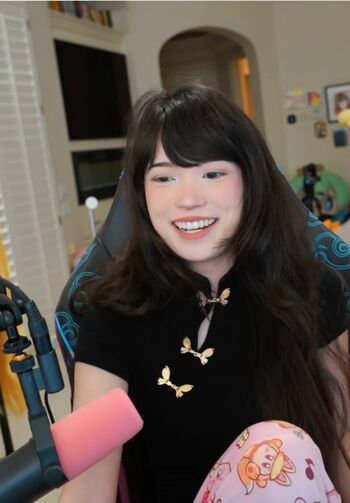 🔥 Emiru  page leaked private photo uncensored full