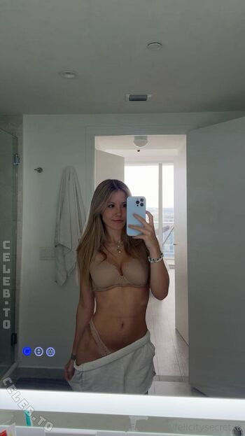 🔥 Felicity smoak  page leaked private photo uncensored full