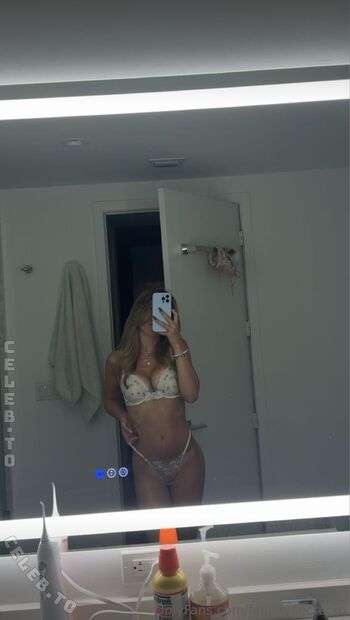 🔥 Felicity smoak leaked private photo uncensored full