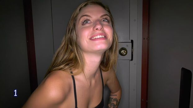 🔥 Gloryhole swallow  page leaked private photo uncensored full