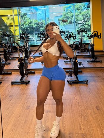 🔥 Gym booty bubble butts  page leaked private photo uncensored full