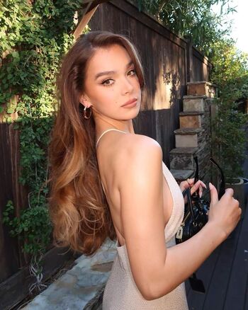 🔥 Hailee steinfeld  page leaked private photo uncensored full