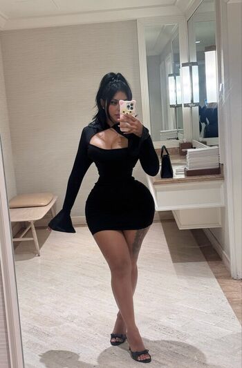 🔥 Iluvcinnie leaked private photo uncensored full