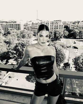 🔥 Iris mittenaere  page leaked private photo uncensored full