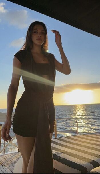 🔥 Iris mittenaere  page leaked private photo uncensored full