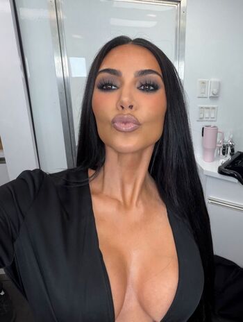 🔥 Kim kardashian  page leaked private photo uncensored full