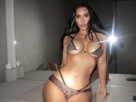 🔥 Kim kardashian  page leaked private photo uncensored full