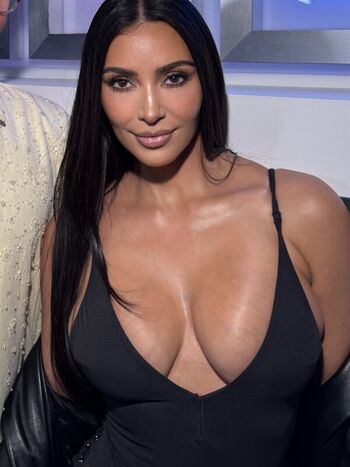🔥 Kim kardashian  page leaked private photo uncensored full