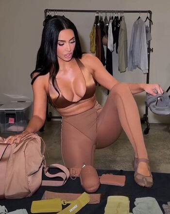 🔥 Kim kardashian  page leaked private photo uncensored full