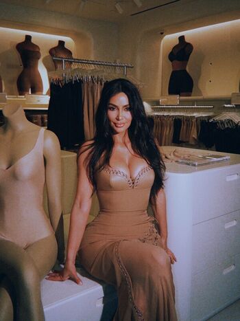 🔥 Kim kardashian  page leaked private photo uncensored full