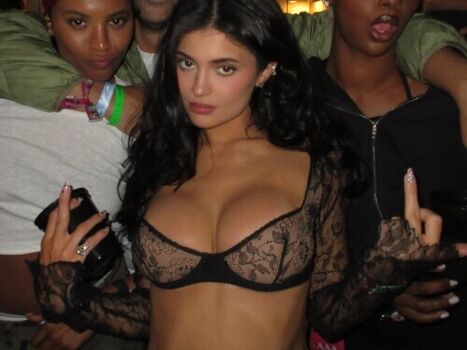 🔥 Kylie jenner leaked private photo uncensored full