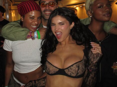 🔥 Kylie jenner leaked private photo uncensored full