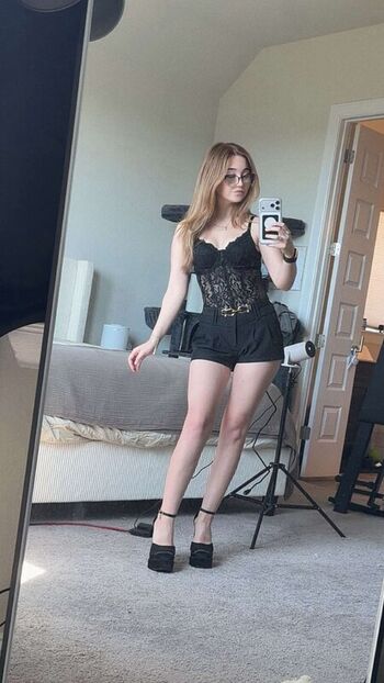 🔥 Lyssaurora page leaked private photo uncensored full
