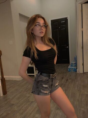 🔥 Lyssaurora page leaked private photo uncensored full