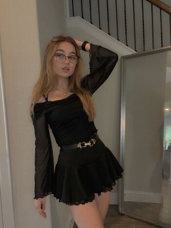 🔥 Lyssaurora leaked private photo uncensored full