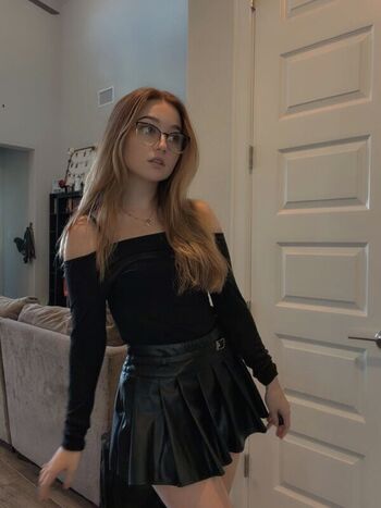 🔥 Lyssaurora leaked private photo uncensored full