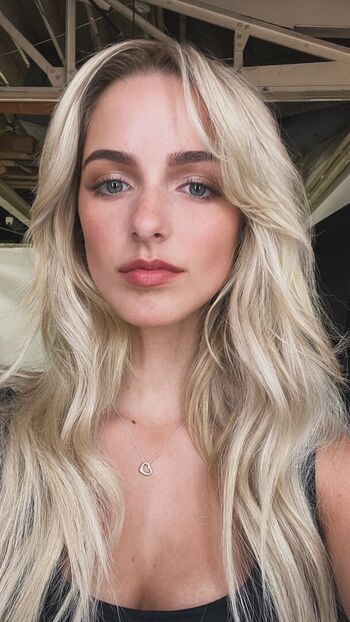 🔥 Mckenna grace  page leaked private photo uncensored full