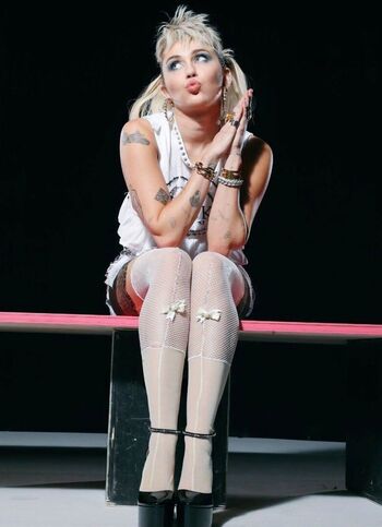 🔥 Miley cyrus page leaked private photo uncensored full