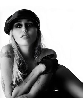 🔥 Miley cyrus leaked private photo uncensored full