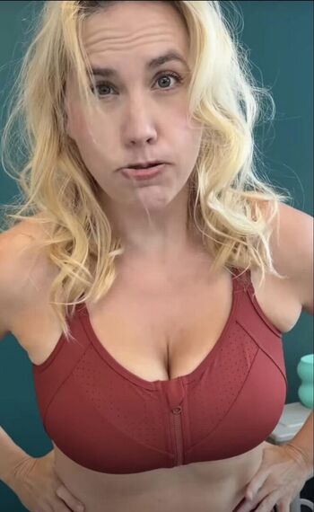 🔥 Mondragon chiropractic  page leaked private photo uncensored full