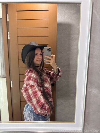 🔥 Olesyaliberman  page leaked private photo uncensored full