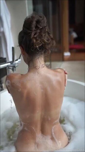 🔥 Olivacasta page leaked private photo uncensored full