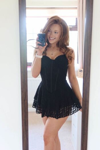 🔥 Pheobeisginger page leaked private photo uncensored full
