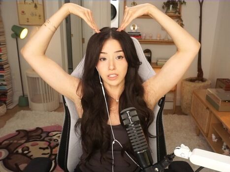 🔥 Pokimane  page leaked private photo uncensored full