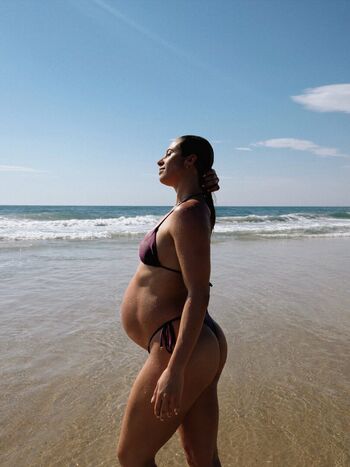 🔥 Pregnant celebs page leaked private photo uncensored full