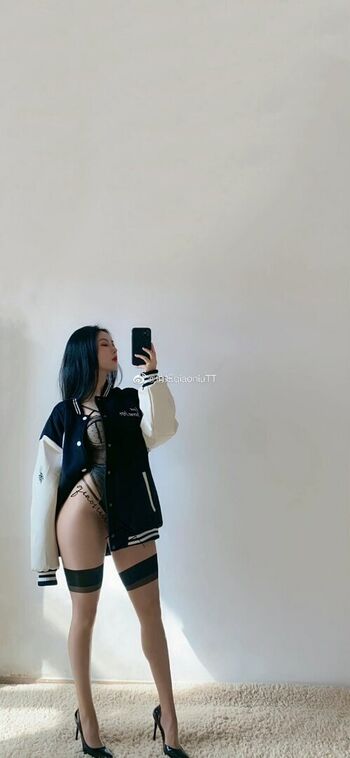 🔥 Qiaoniutt  page leaked private photo uncensored full