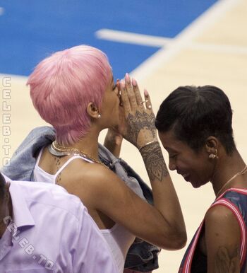 🔥 Rihanna  page leaked private photo uncensored full