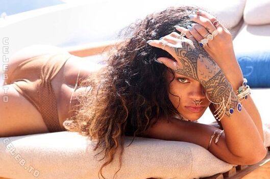 🔥 Rihanna  page leaked private photo uncensored full