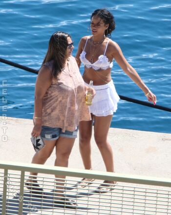 🔥 Rihanna  page leaked private photo uncensored full
