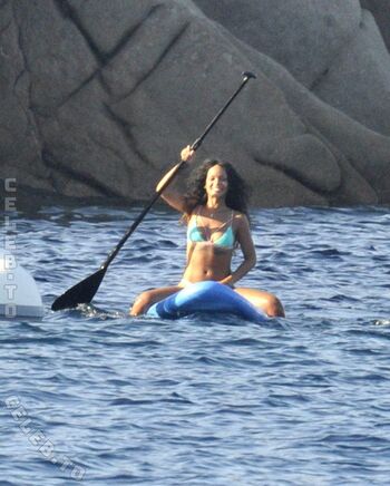 🔥 Rihanna  page leaked private photo uncensored full