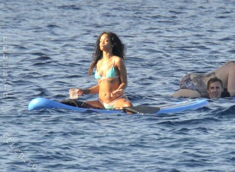 🔥 Rihanna  page leaked private photo uncensored full